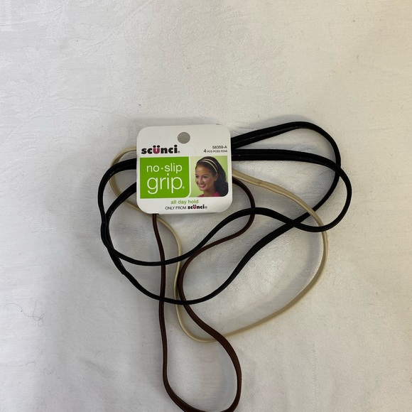 SCUNCI NON-SLIP 3 PACK HAIRBANDS - Picture 2 of 3